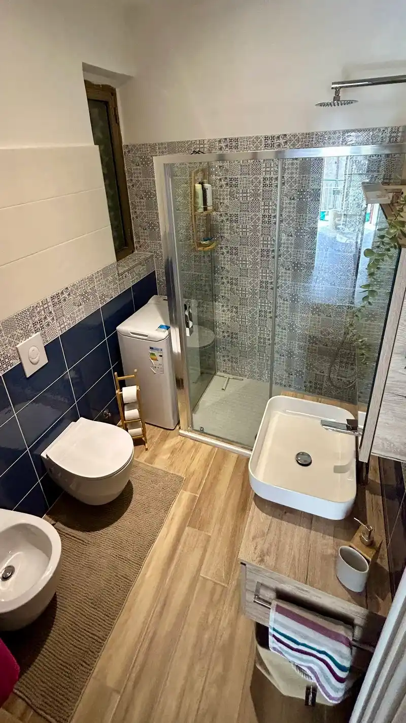 Bagno con doccia
